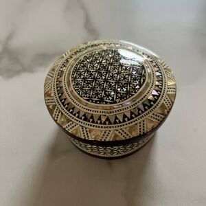Handmade Egyptian Inlaid Mother Of Pearl Jewelry Box Trinket Box Velvet interior